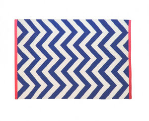 Tribeca Chevron Rug Cream and Navy with Coral Edge