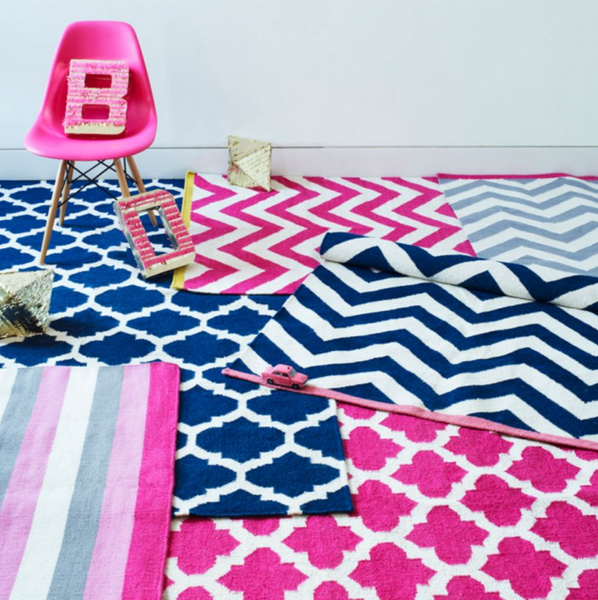 Tribeca Chevron Rug Cream and Navy with Coral Edge